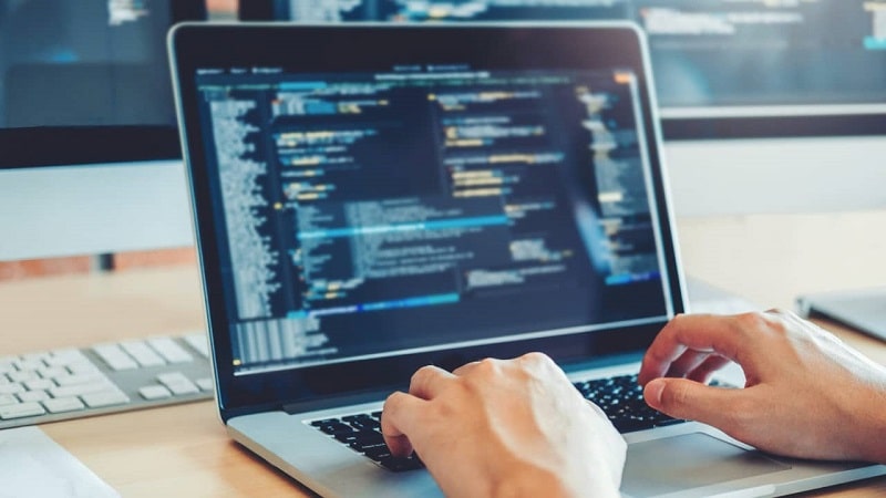 Quels sont les principaux langages de programmation utilisés par les créateurs de sites internet ?
