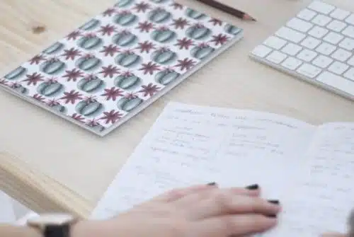 Prendre des notes efficaces lors de vos réunions en ligne : les astuces à connaitre
